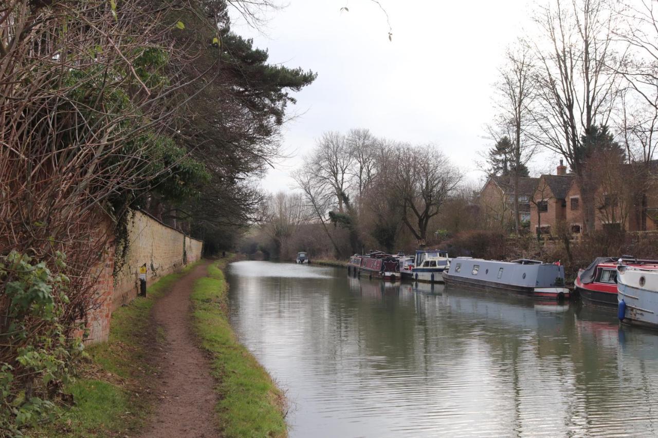 Canal View Cottage With Log Fire & Parking Blisworth Luaran gambar